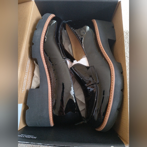 NIB Naturalizer Darry Black Patent Leather Platform Loafer 9 Wide - Picture 3 of 11